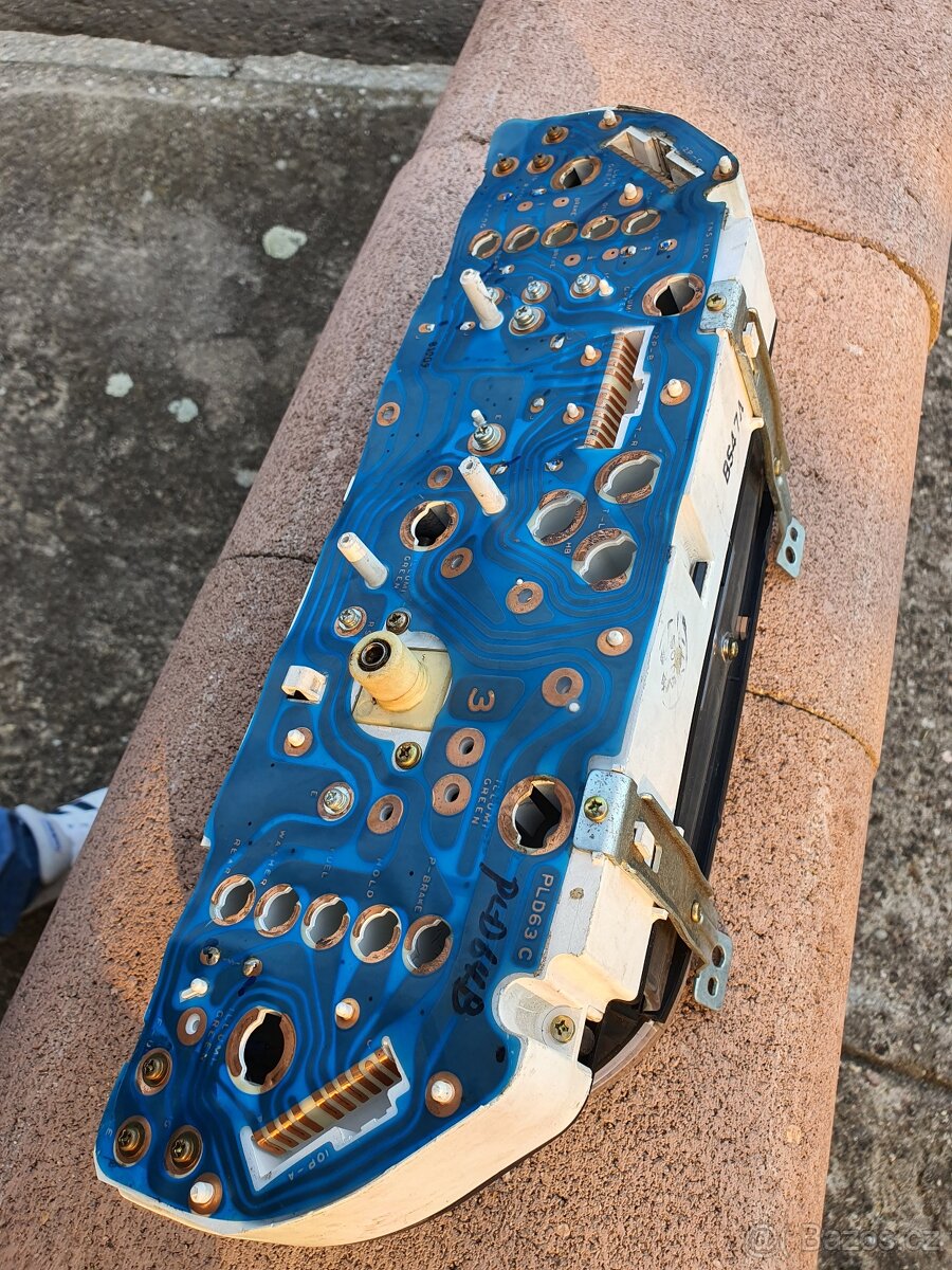 Přistrojový štít budiky palubka Mazda 323 BG - 4