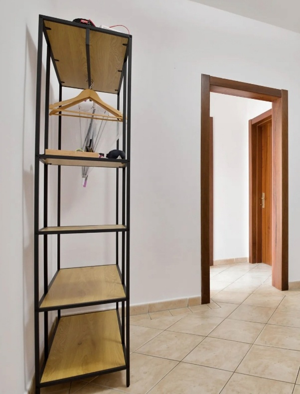 Stena do chodby (police a věšák) - 4