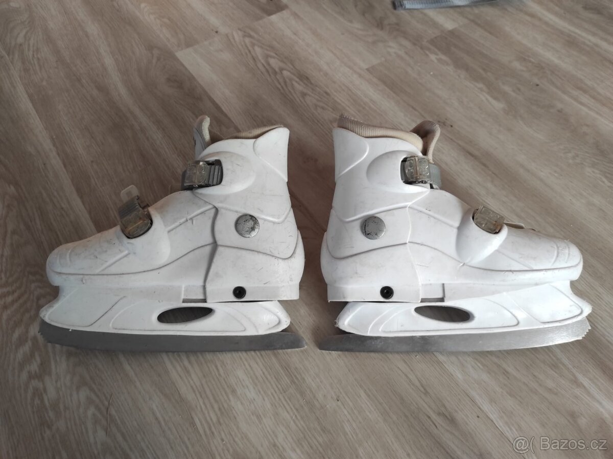 Prodám dívčí brusle vel. 33-36 - 4