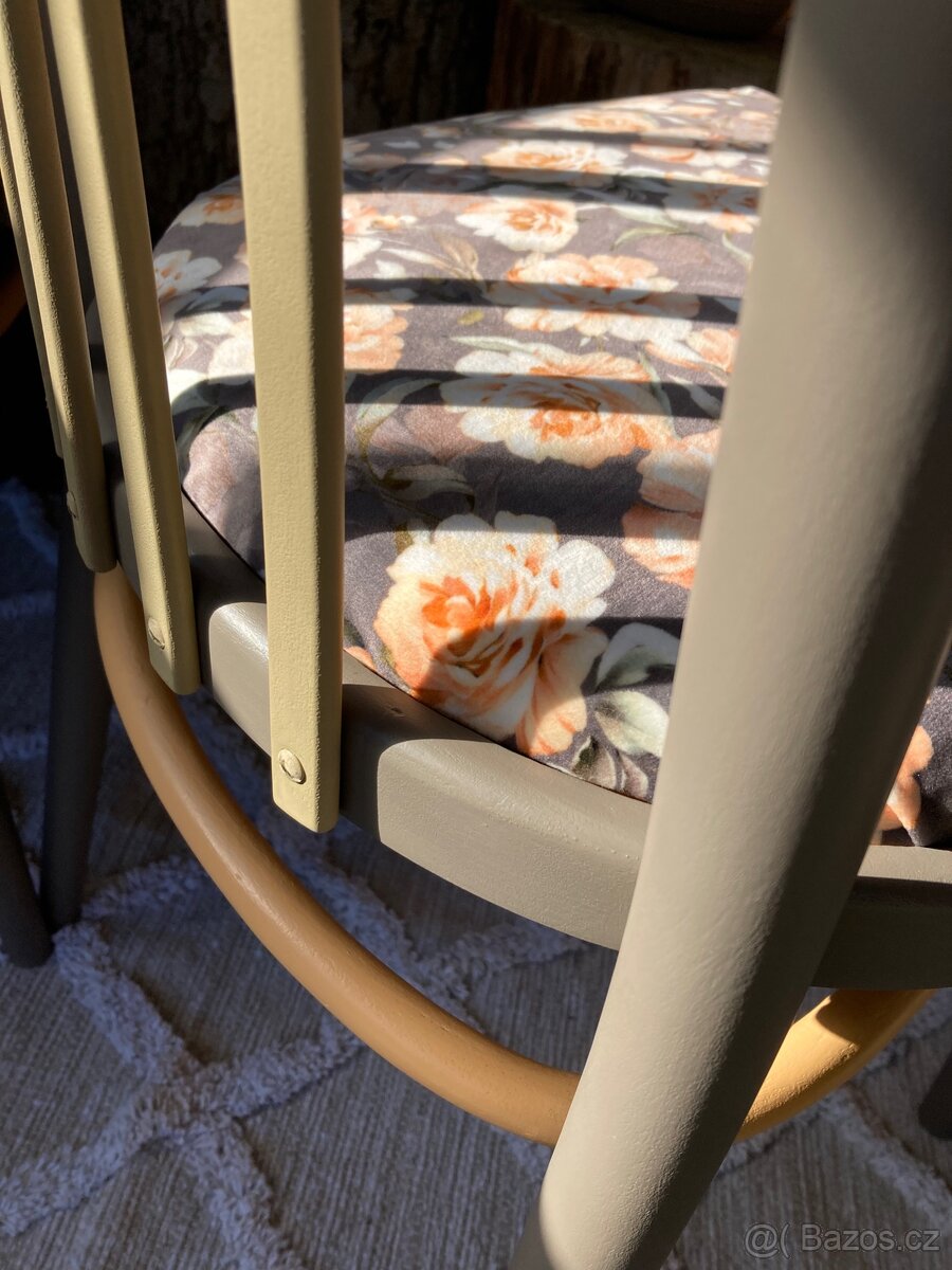 Znovuzrozené ikony 60. let – židle květinový samet - 4