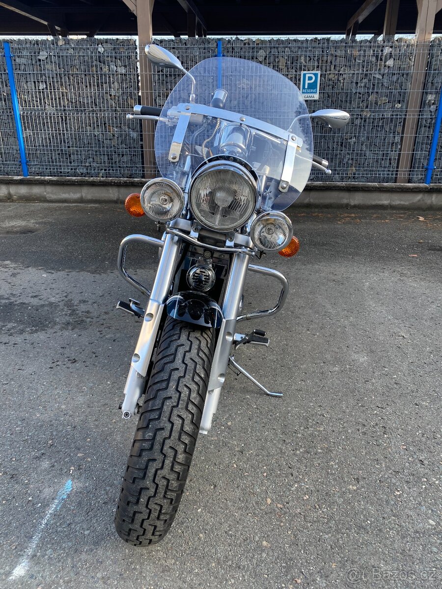 Suzuki VZ 800 Marauder - 4