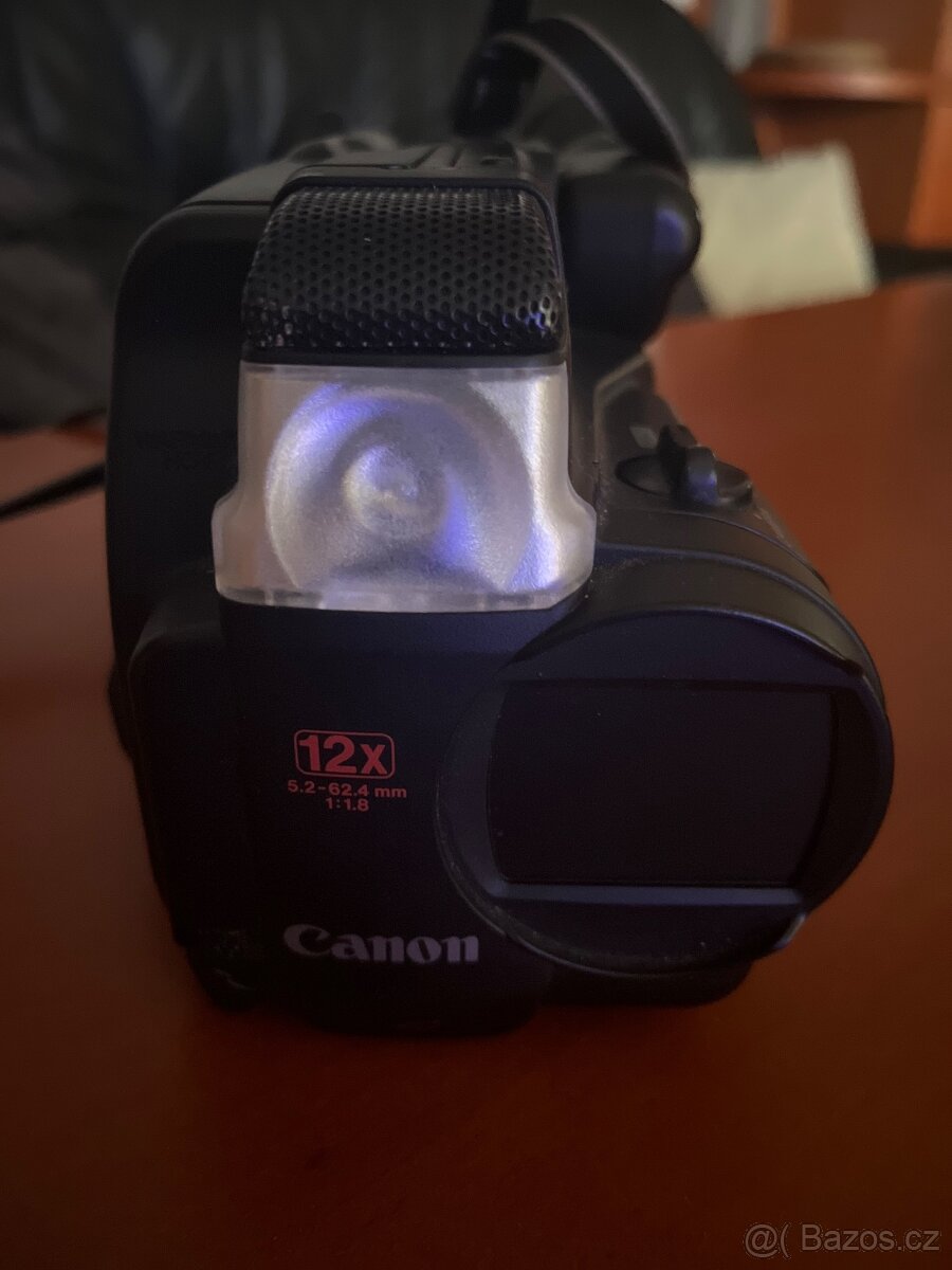 CANON UC 100, 8 mm Video Camcorder - 4