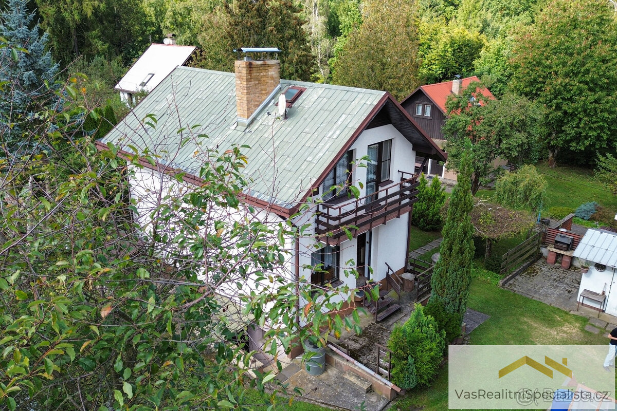 Ráj klidu a přírody: rovinatý pozemek s rekreačním objektem - 4