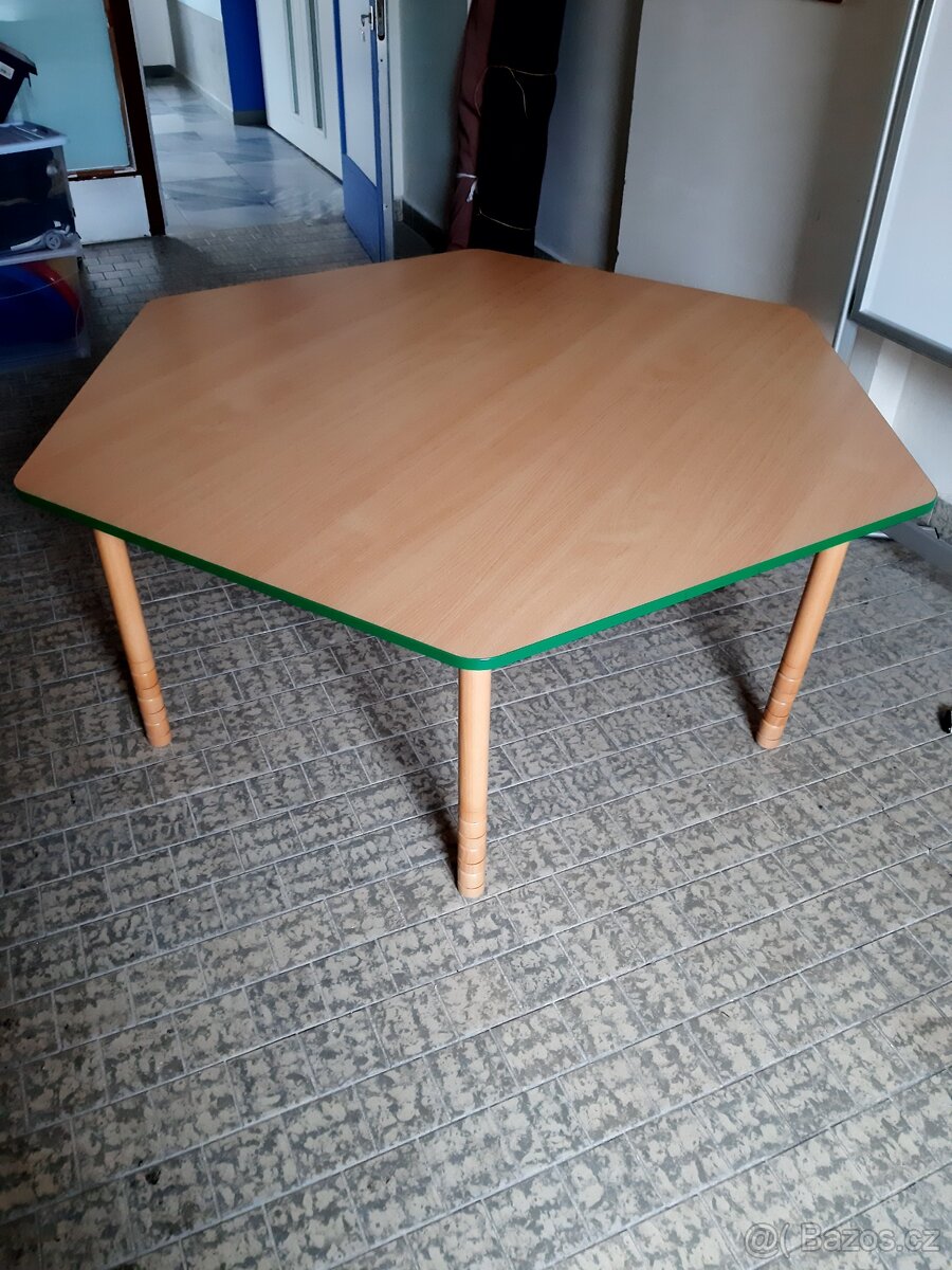 šestihranný stůl pro děti-spěchá- - 4
