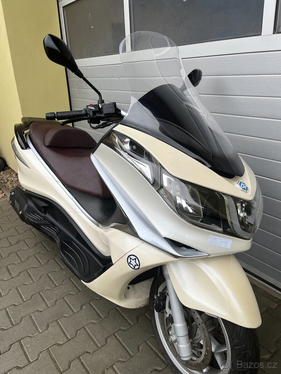 Piaggio X10 125 - 4