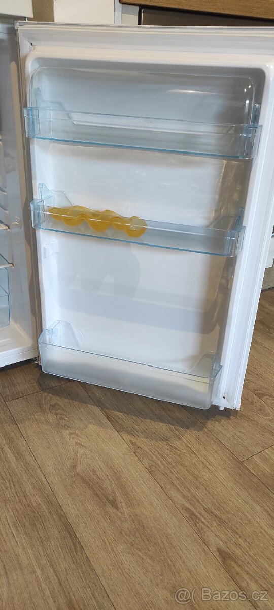 Malá lednice s mrazákem GodDess - 4