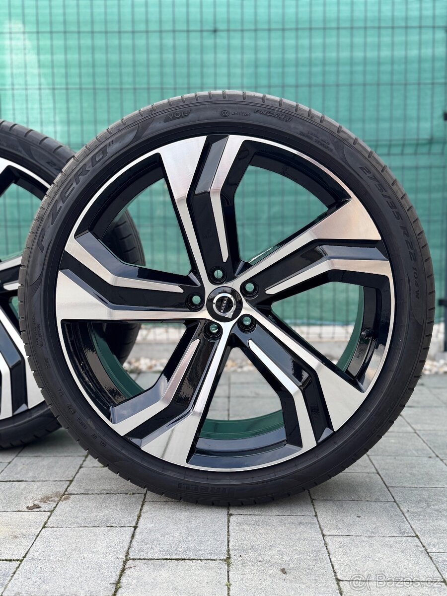 Volvo XC90 275/35 R22 Pirelli - 4