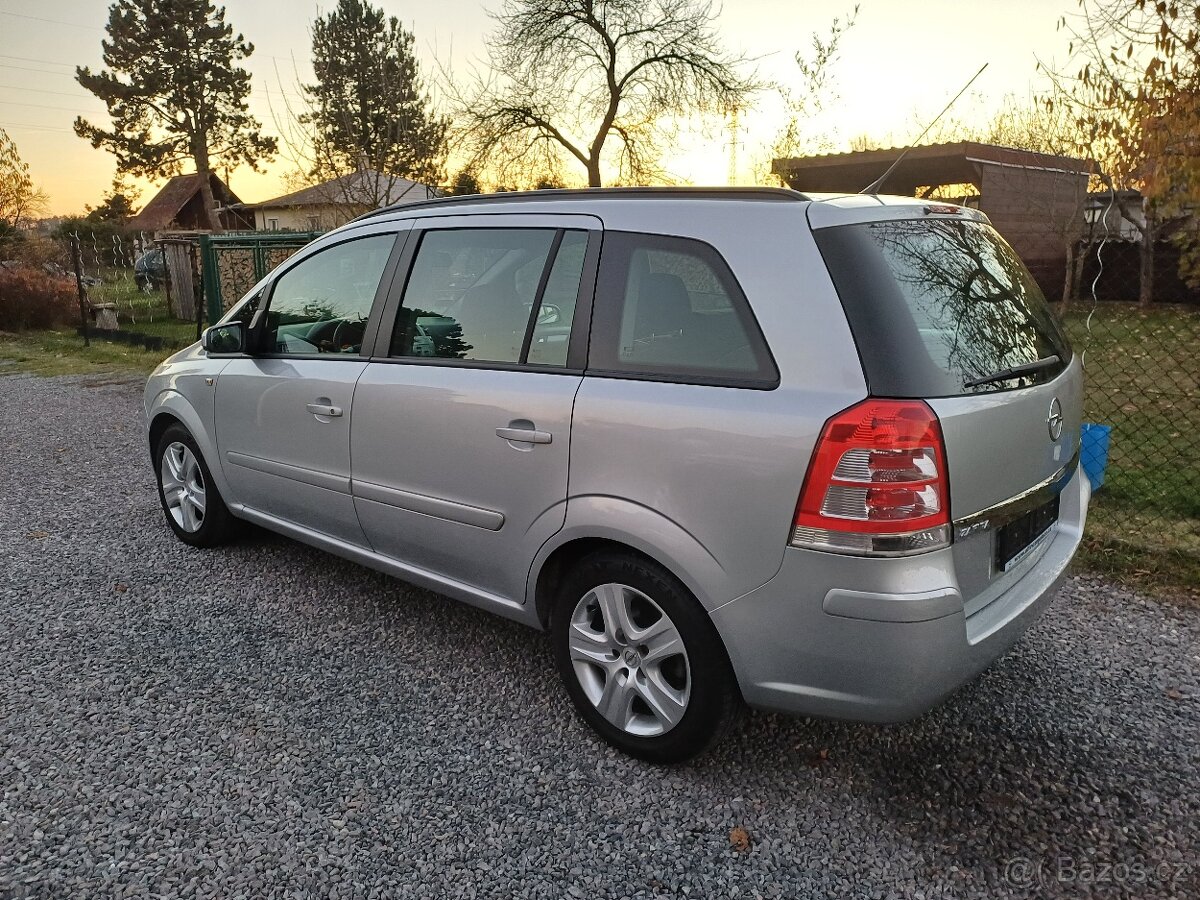 LPG ... 7 místné..Benzínová Opel Zafira 1.8 ... - 4