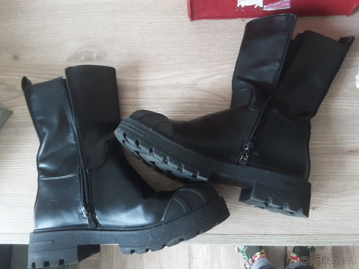 Kotníkové dámské kozačky v.40 - 4