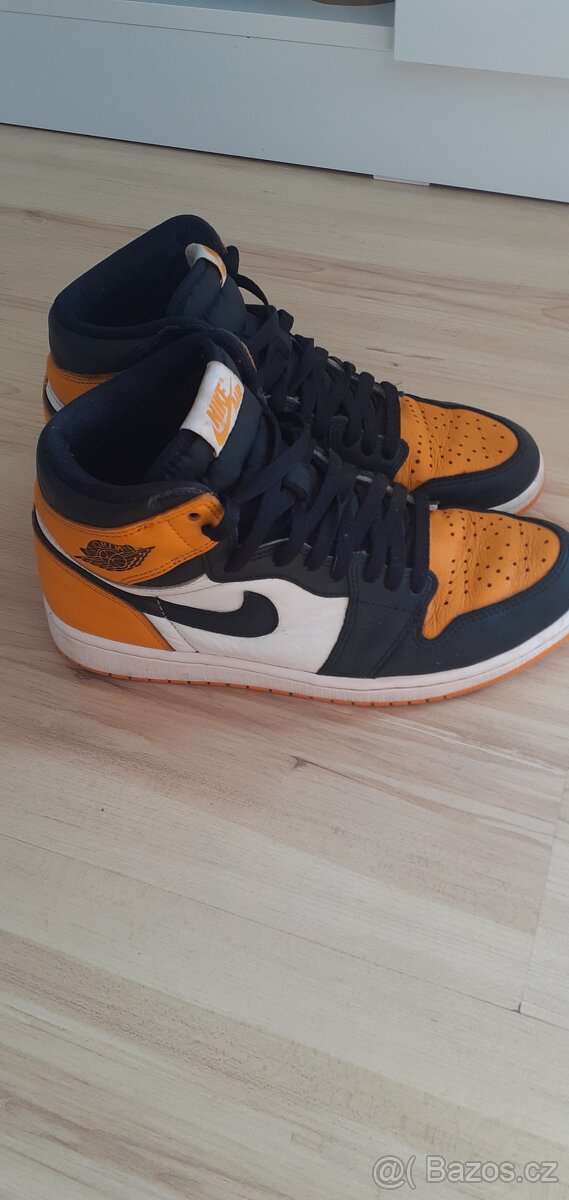 Nike Air Jordan 1 Yellow Toe - 4