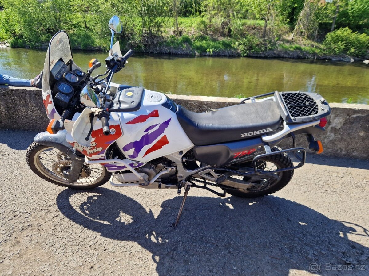 Honda africa twin 750 XRV - 4