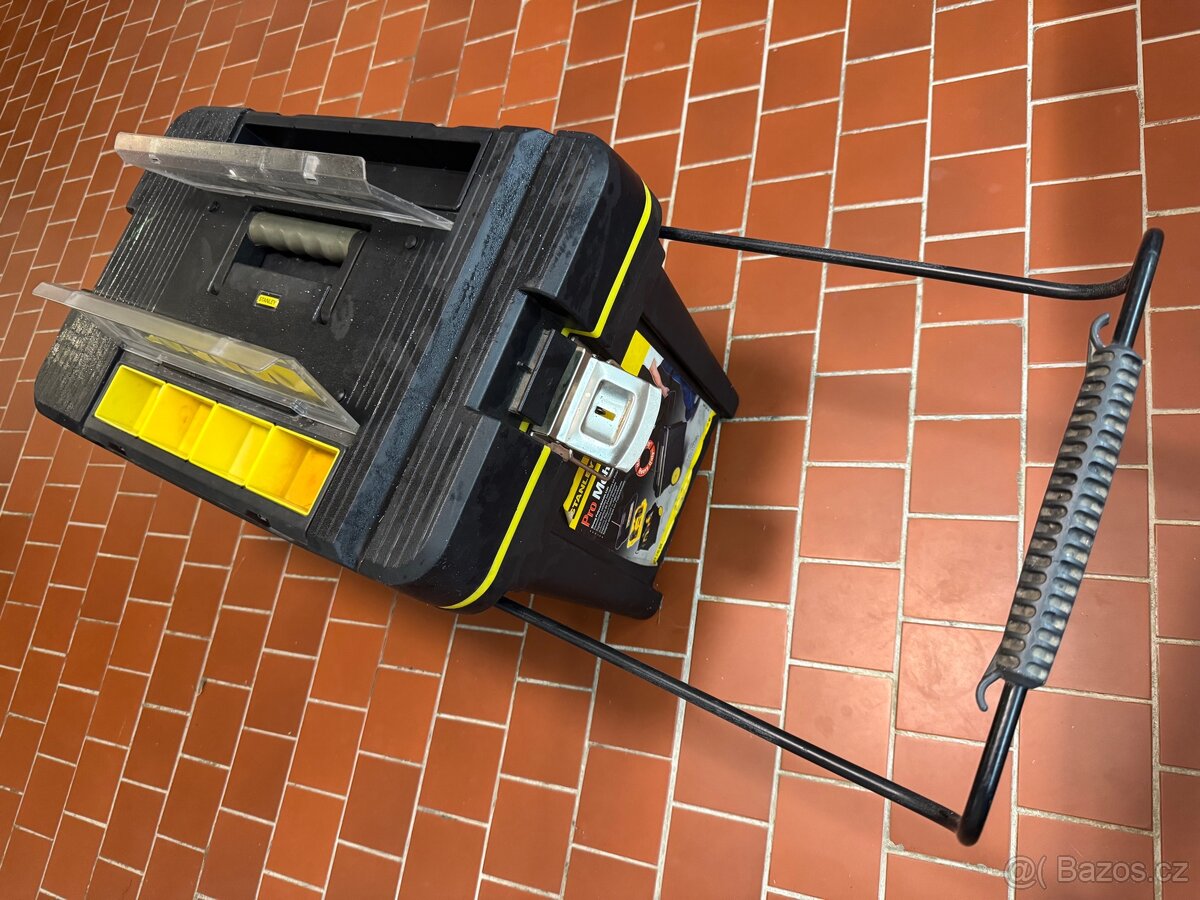 Box na nářadí Stanley na kolečkách - 4