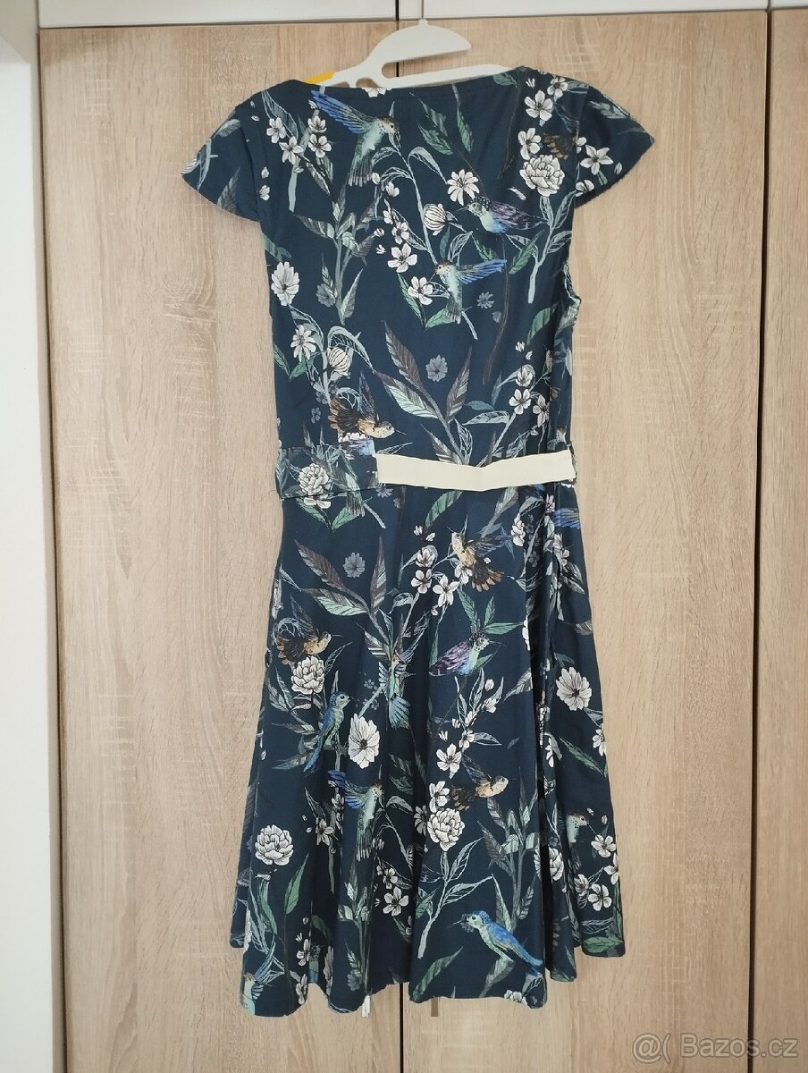 Půlkolové bavlněné šaty Kolibříci Dmania - 4