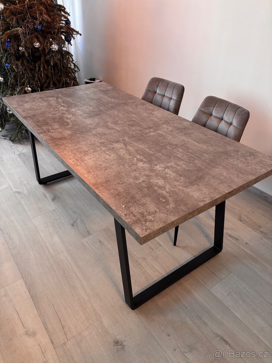 Jídelní stul - 4