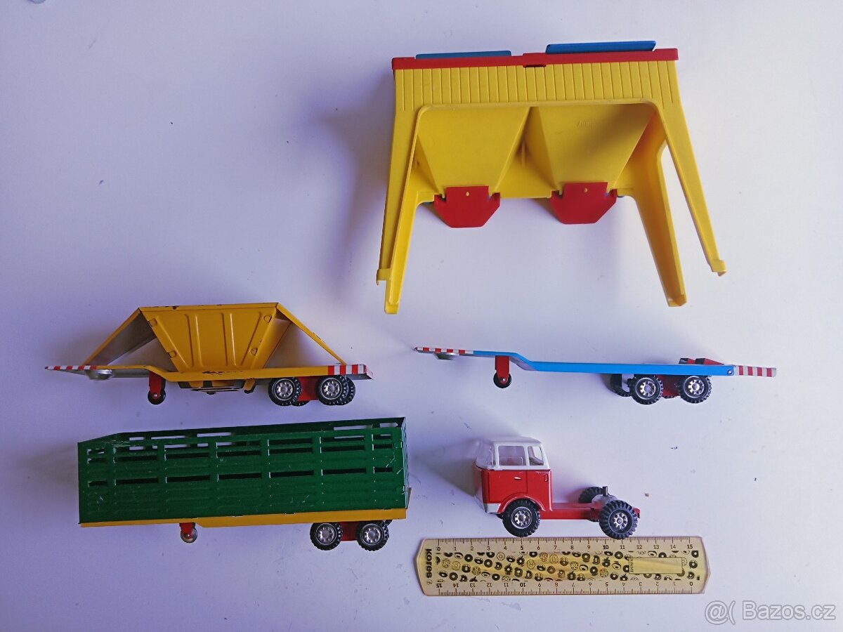 Tahač, návěsy, násypka - 4