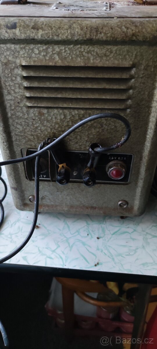 Retro nabíječka 6a12voltů - 4