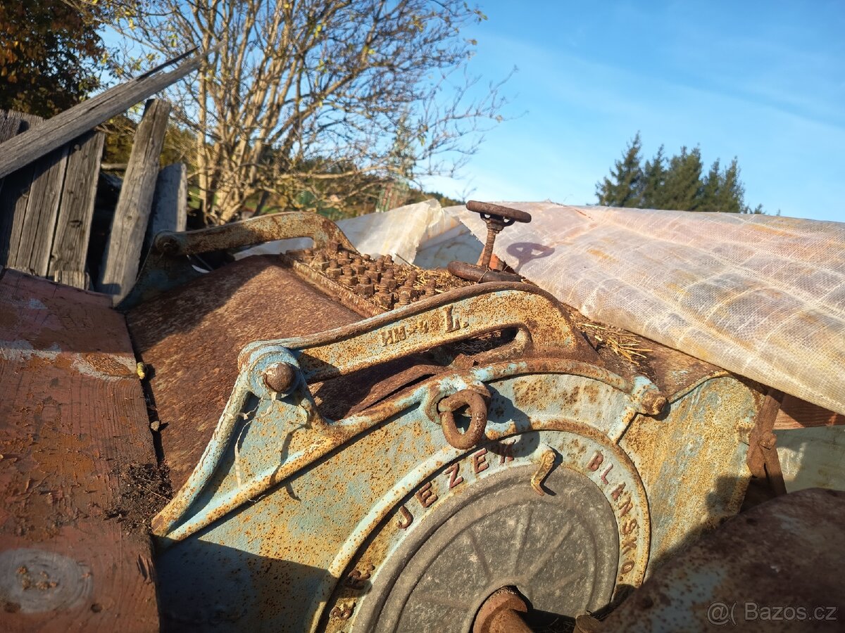 Prodám maticí stroj ,,mlátičku Ježek,, - 4