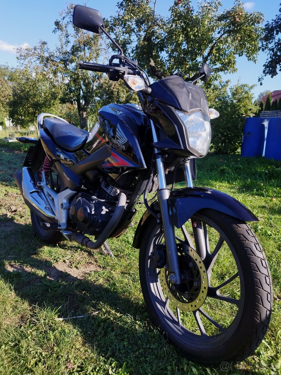 Honda CB125f - 4