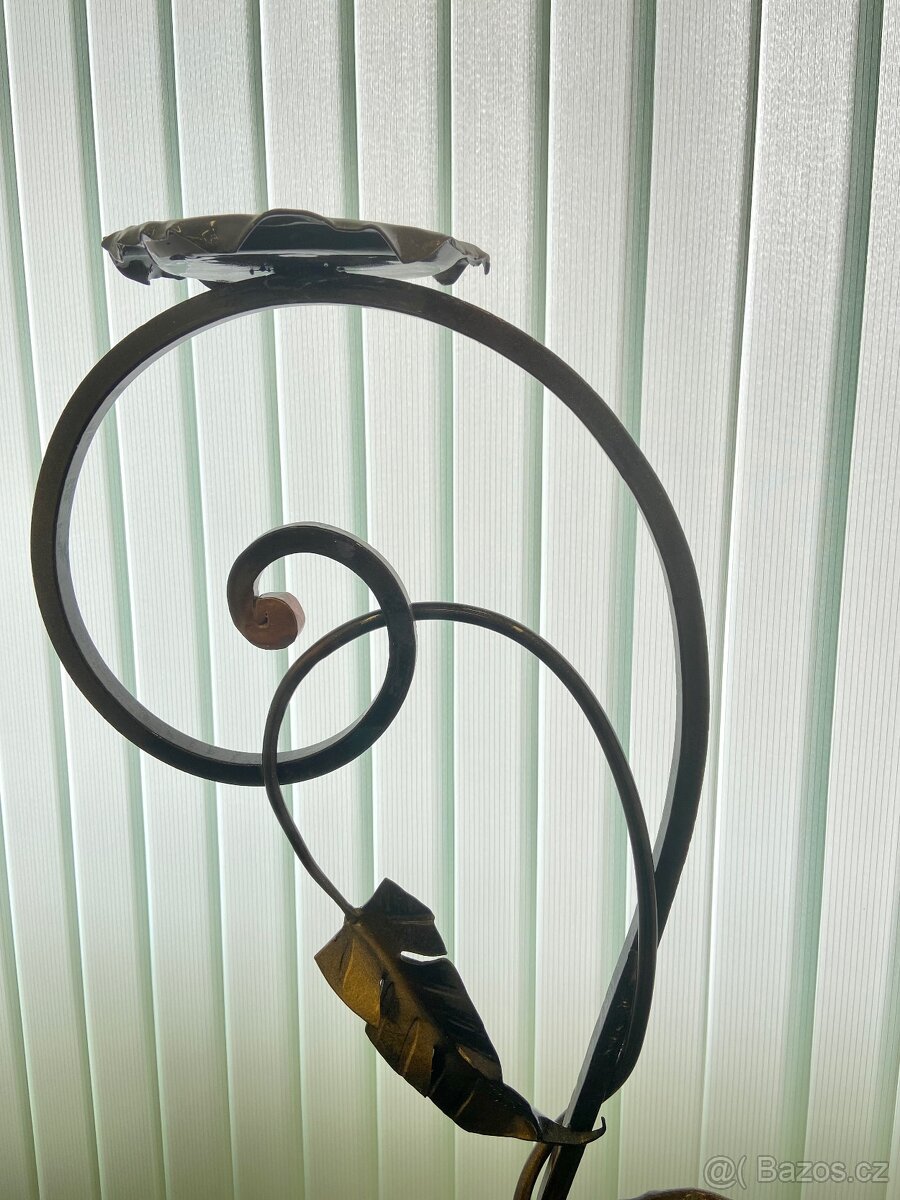 Kovové stojánky na kytky - ruční výroba - 4