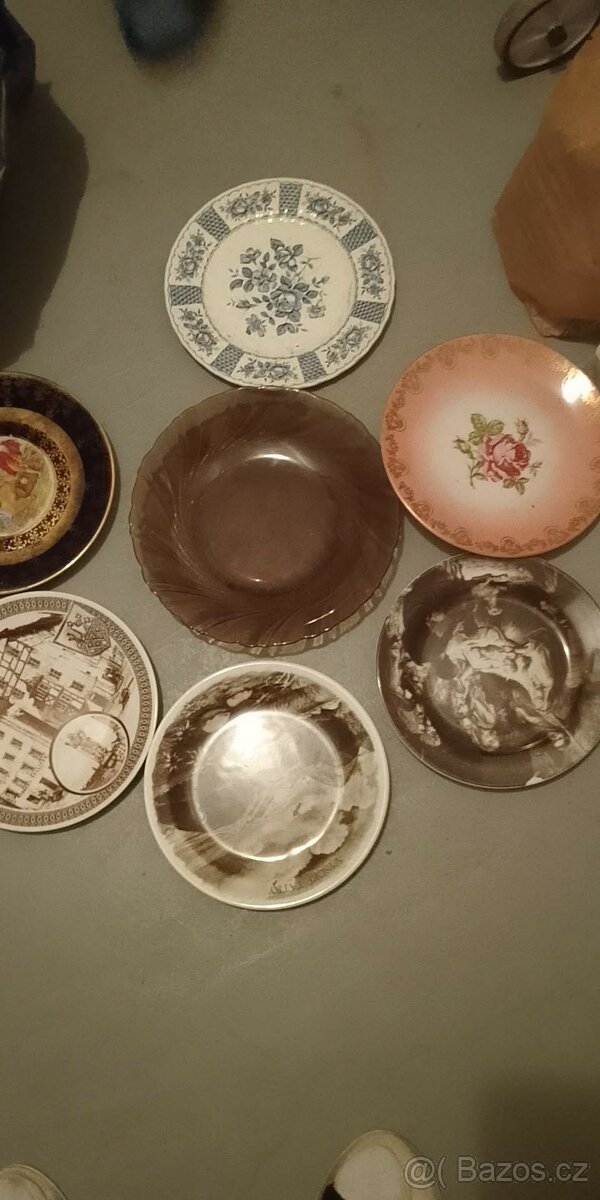 Talíře hrnky misi - 4