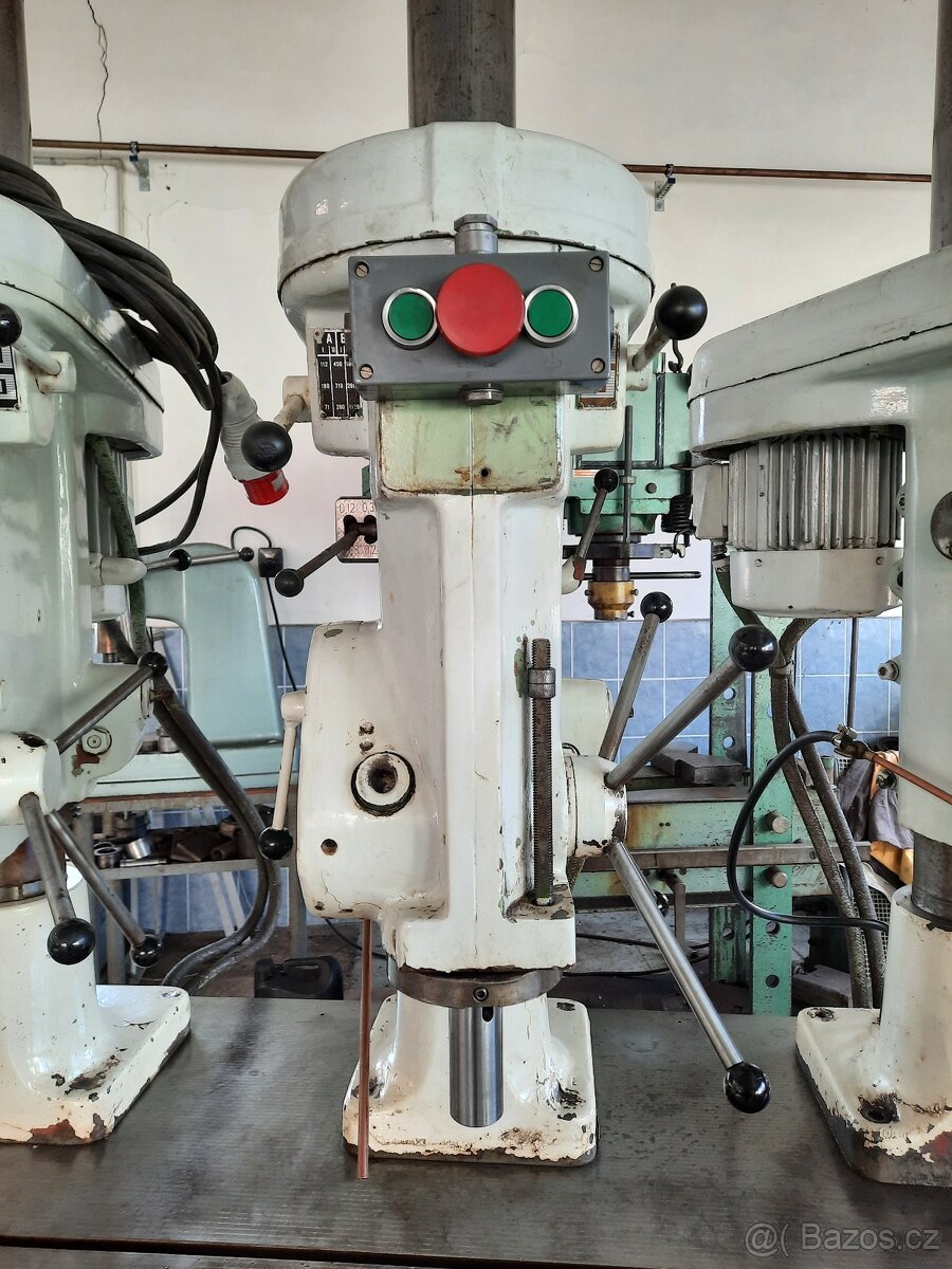 Prodám ŘADOVOU VRTAČKU V20A/4 - 4