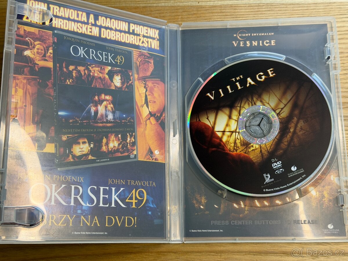 DVD Vesnice (The Village, 2004), dabing + titulky - 4