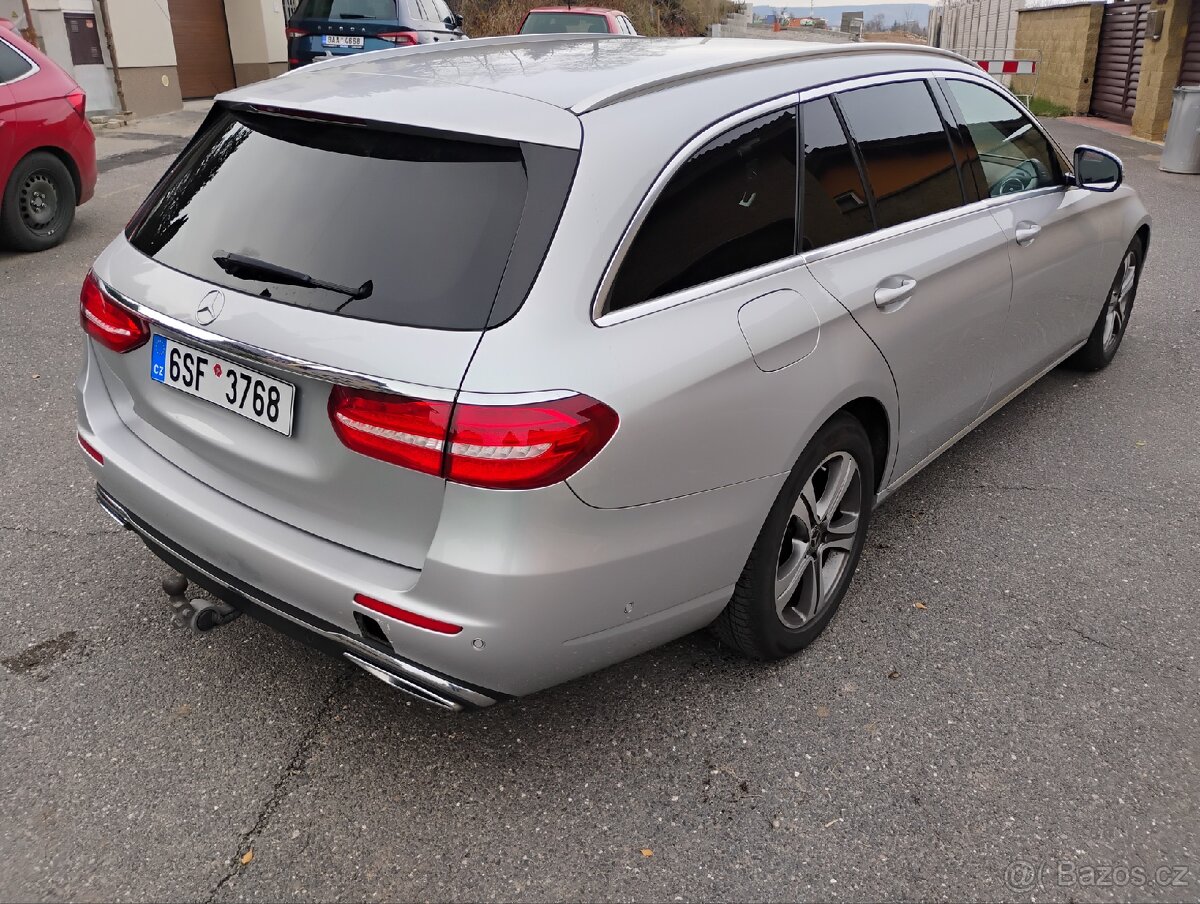 Mercedes Benz e class 220D - 4