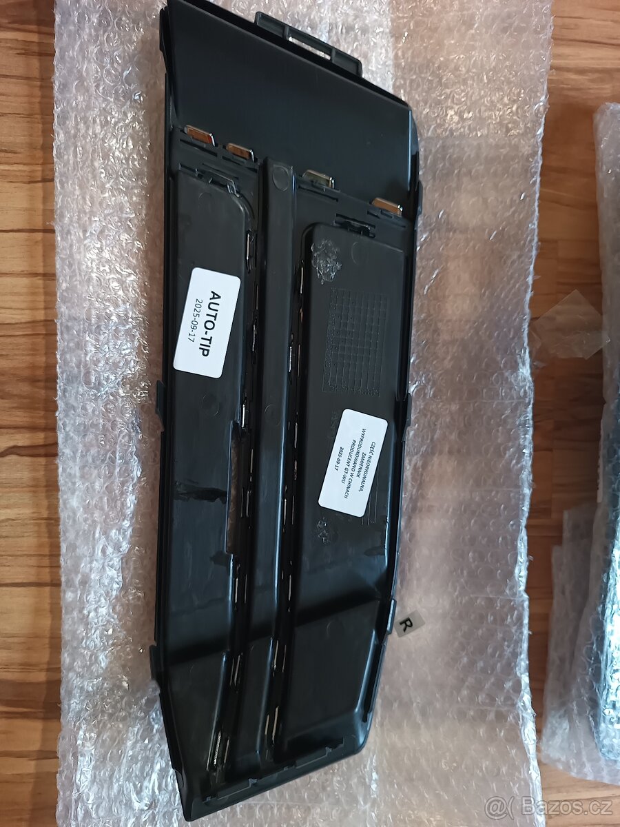 MŘÍŽKA NÁRAZNÍKU AUDI A4 B9 S-LINE - 4