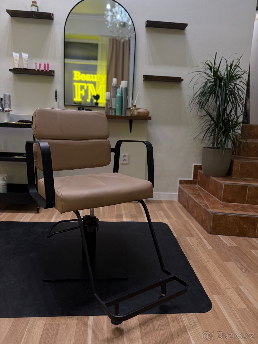 Kadeřnictví křeslo a mycí box - 4
