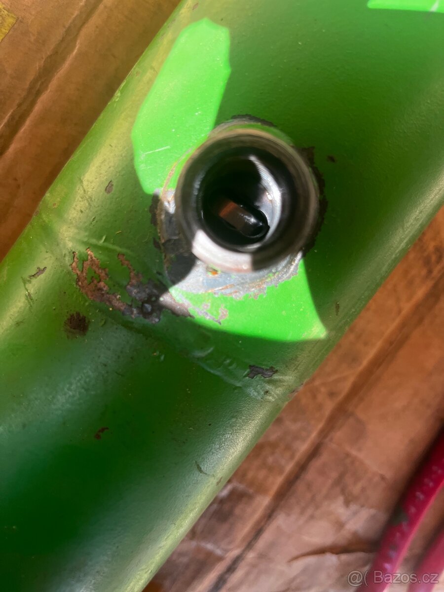 Pístnice John Deere 7600 7700 7800 - 4