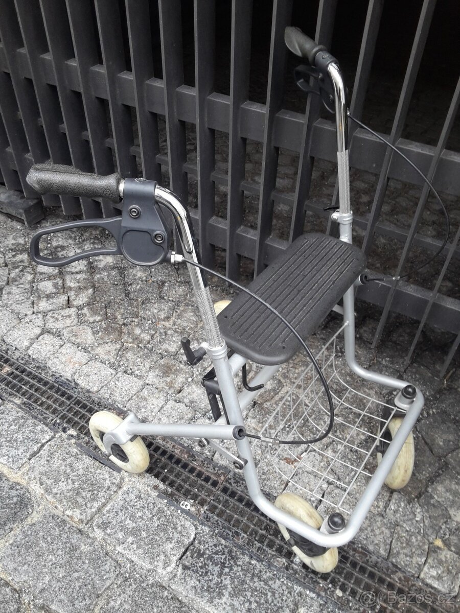 PROFI chodítko čtyřkolové pro seniory i POŠTOU - 4