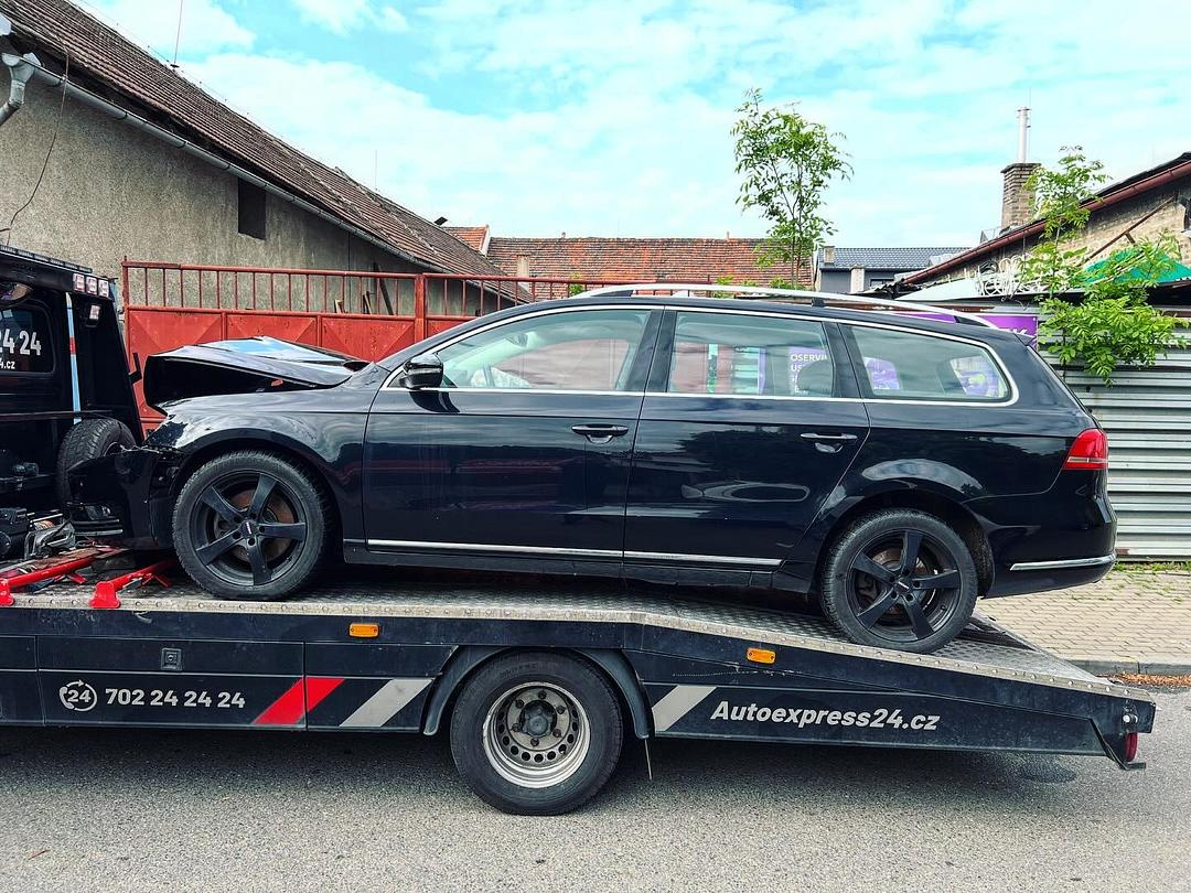 Veškeré náhradní díly VW Passat B7 kombi 2012 CFGB NLN LC9X - 4