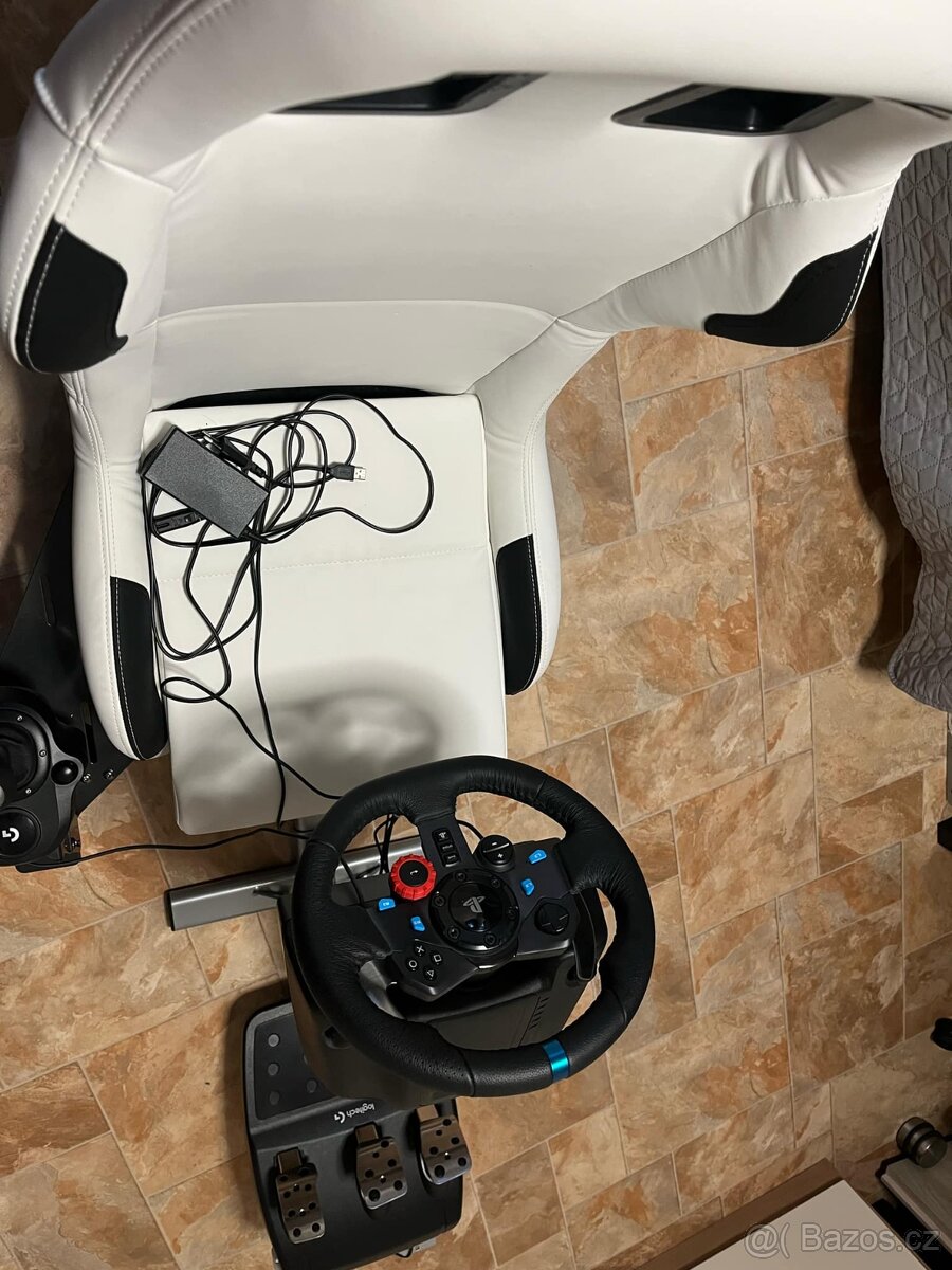 Volant Logitech G29, křeslo Playseat Evolution - 4