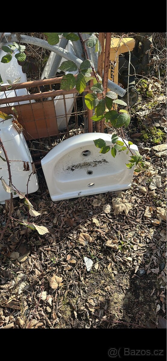 Veškerá sanita. Různé značky. - 4