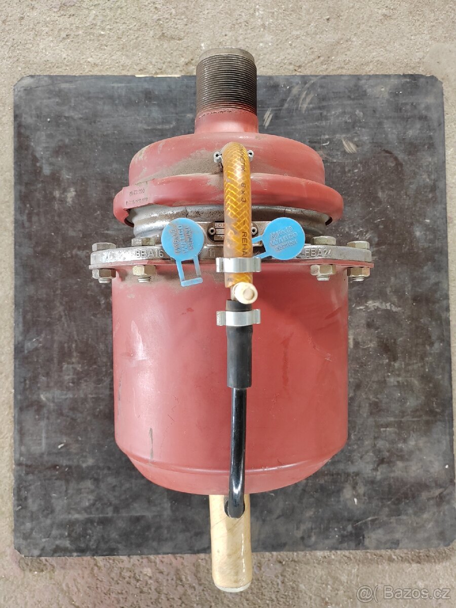 Bedna s díly na náklaďáky - 4