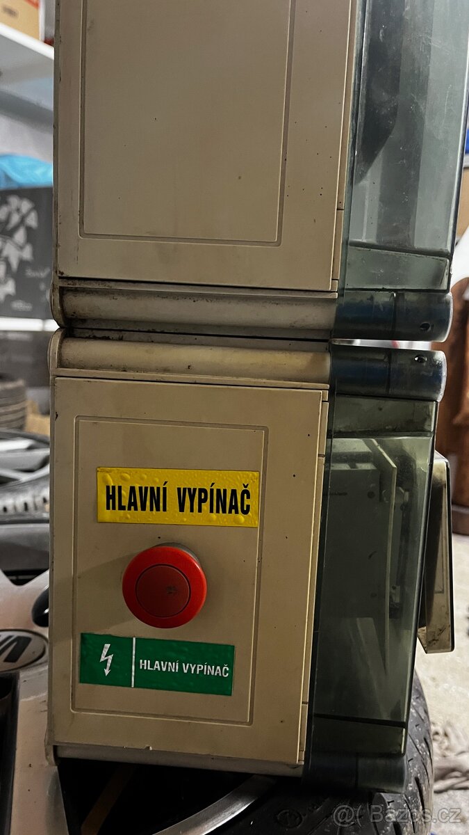 Elektroměrový rozvaděč s hodinami - 4