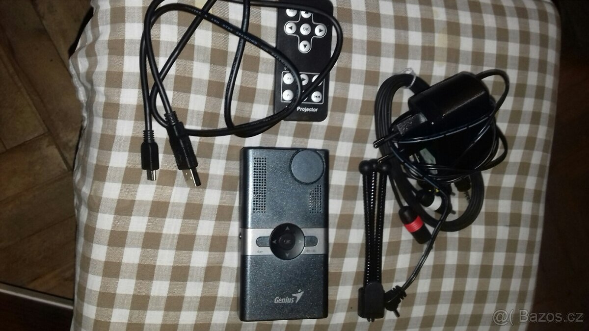 Miniaturní projektor zn. Genius - 4