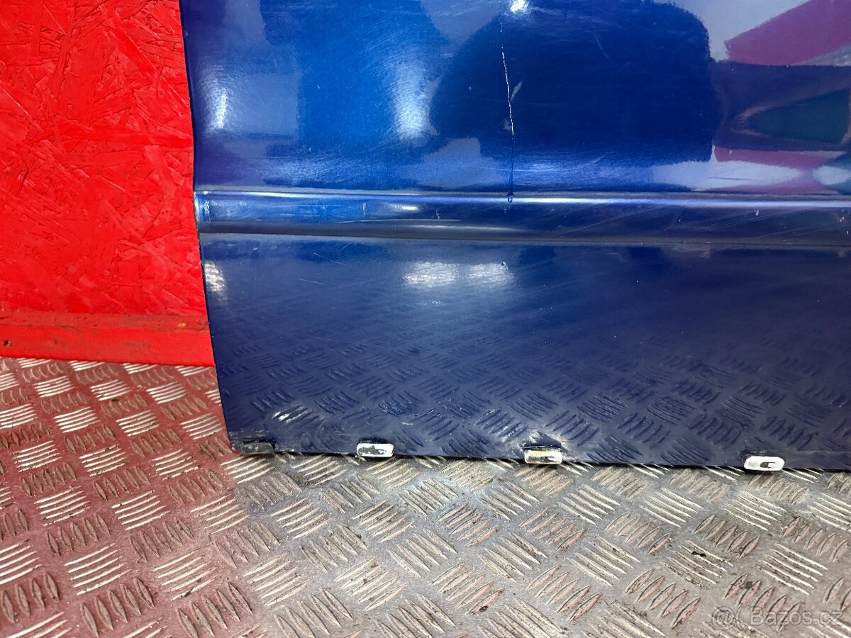 PRAVÉ PŘEDNÍ DVEŘE AUDI A4 B5 MODRÉ - 4