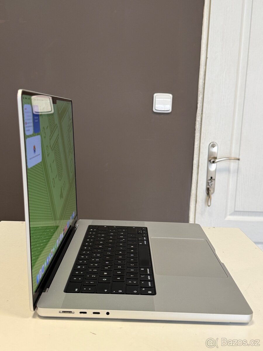 MacBook PRO 16” M1 PRO - 4