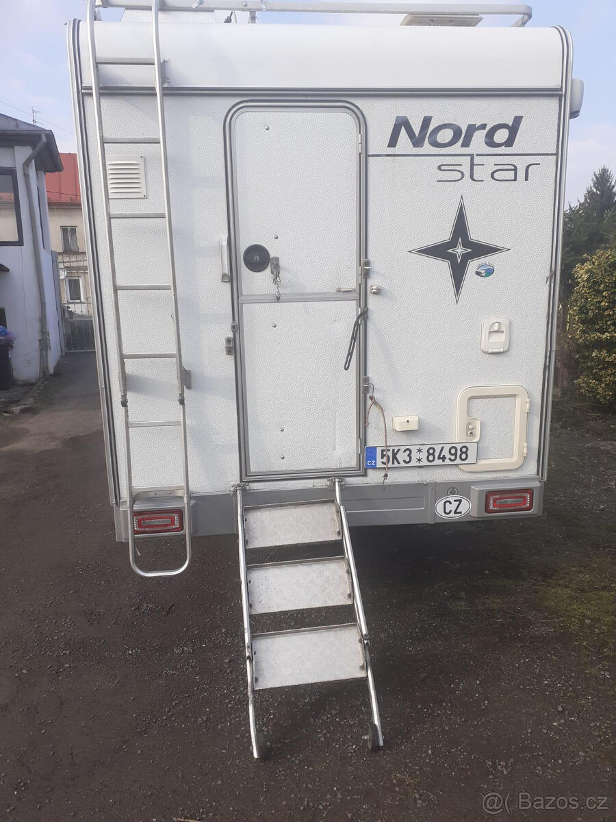 Pěkná obytná nástavba na Pick-up. - 4