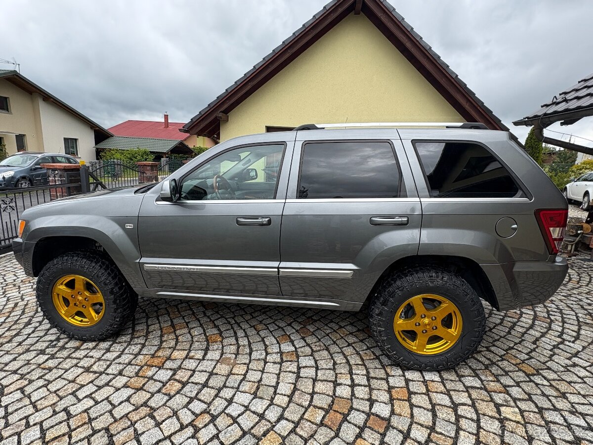 Jeep Grand Cherokee WH OVERLAND 5.7L V8 HEMI LPG