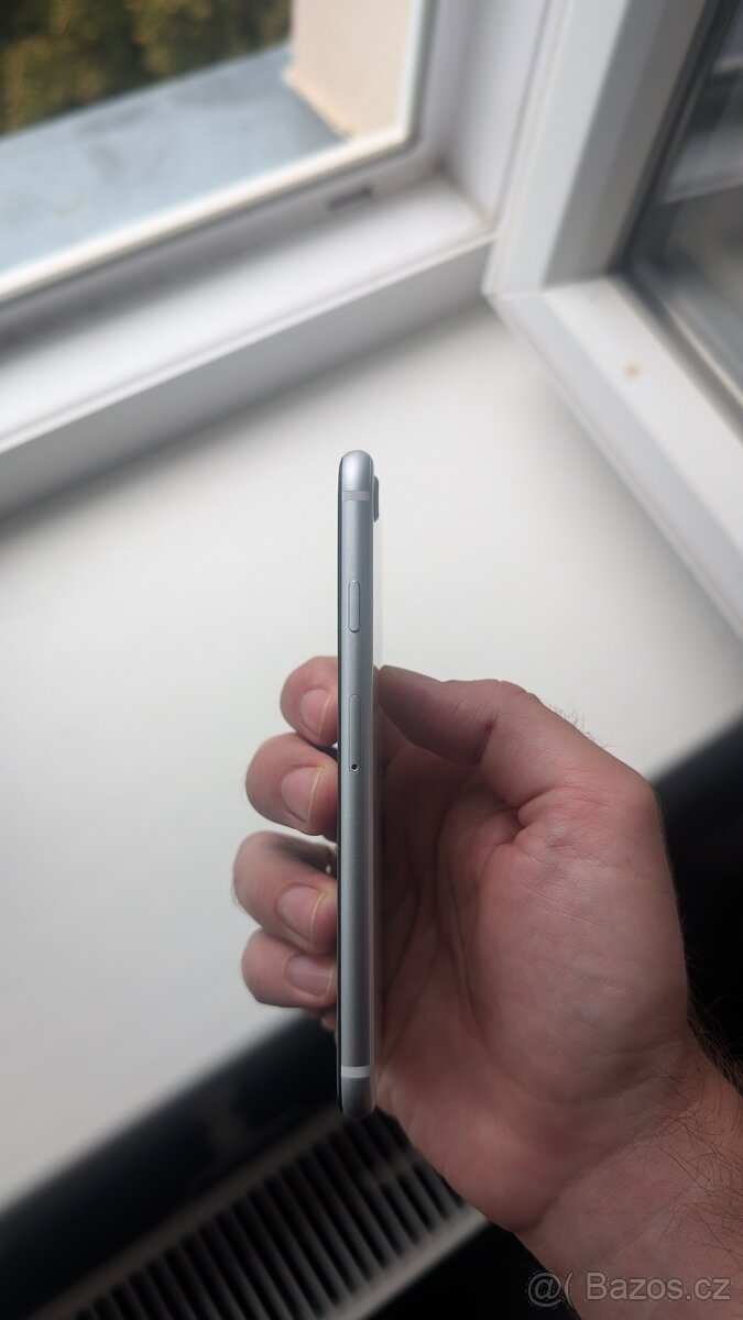 iPhone SE (2020) 64 GB – Bílý - 4