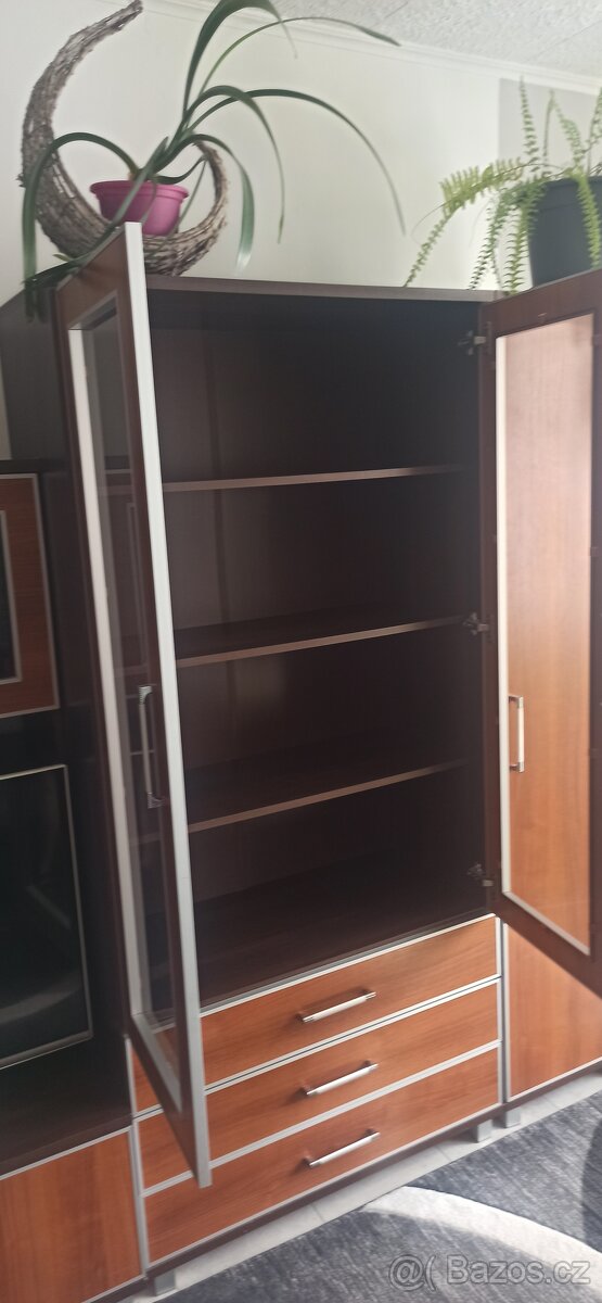Prodám obývací stěnu délka 365cm - 4