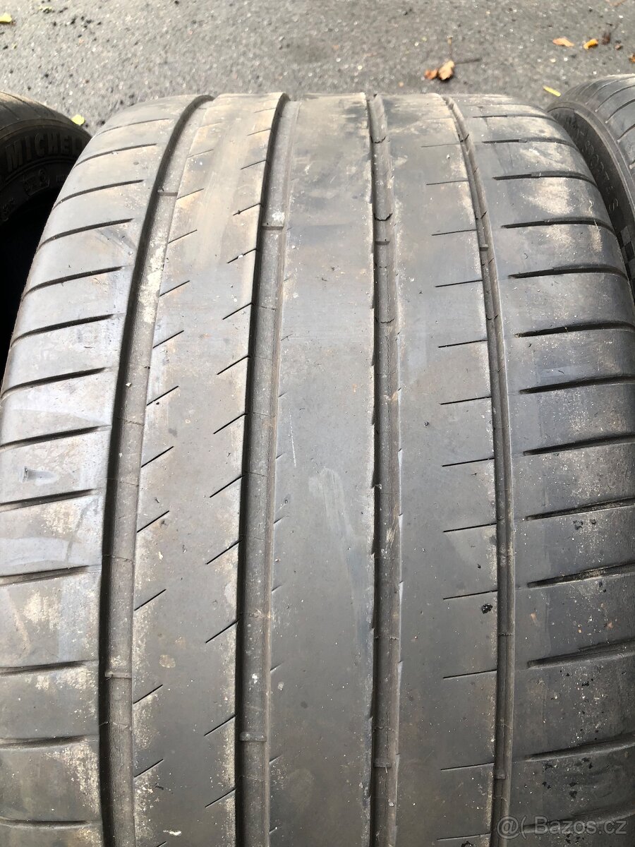 Prodám dvourozmer pneu 315/30/22 a 285/35/22 - 4