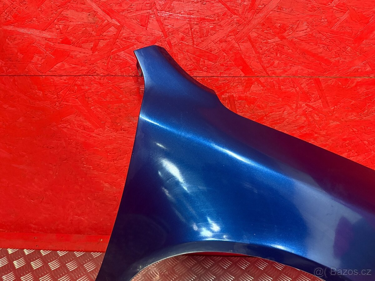 PRAVÝ PŘEDNÍ BLATNÍK ŠKODA OCTAVIA 2 9462 - 4