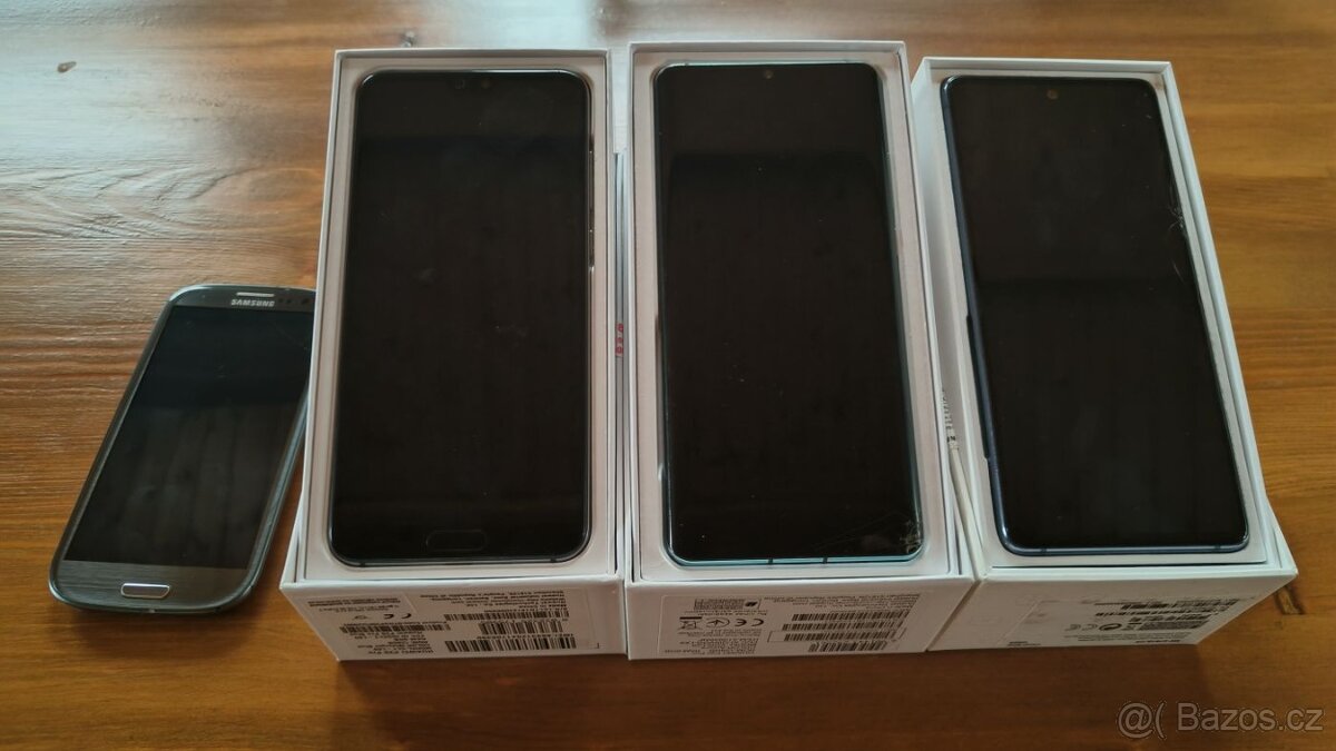 2x telefon Samsung, 2x telefon Huawei a 1x tablet Lenovo - 4