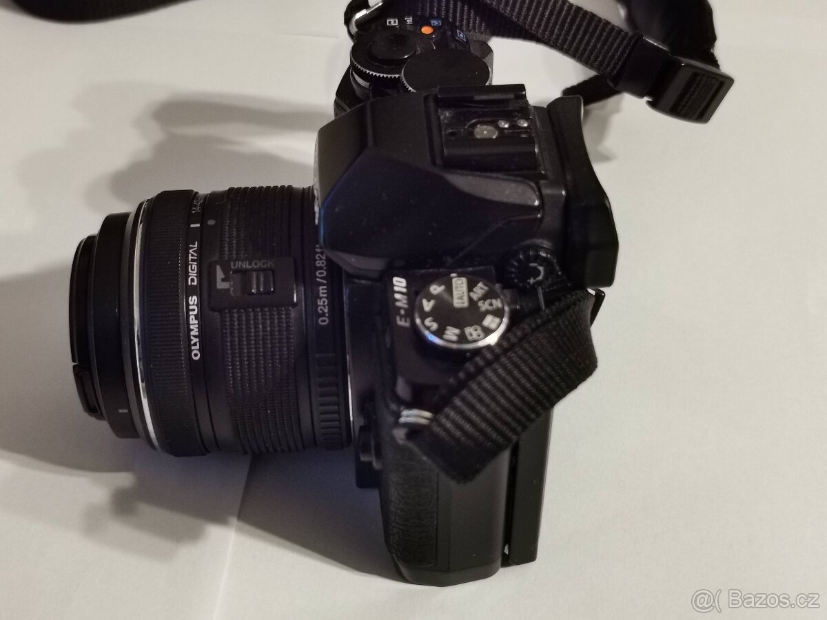 Prodám Olympus OM-D M10 s objektivem Olympus 14-42 IIR - 4