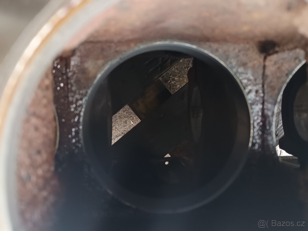 Prodám motor Zetor 6901 po Go - 4