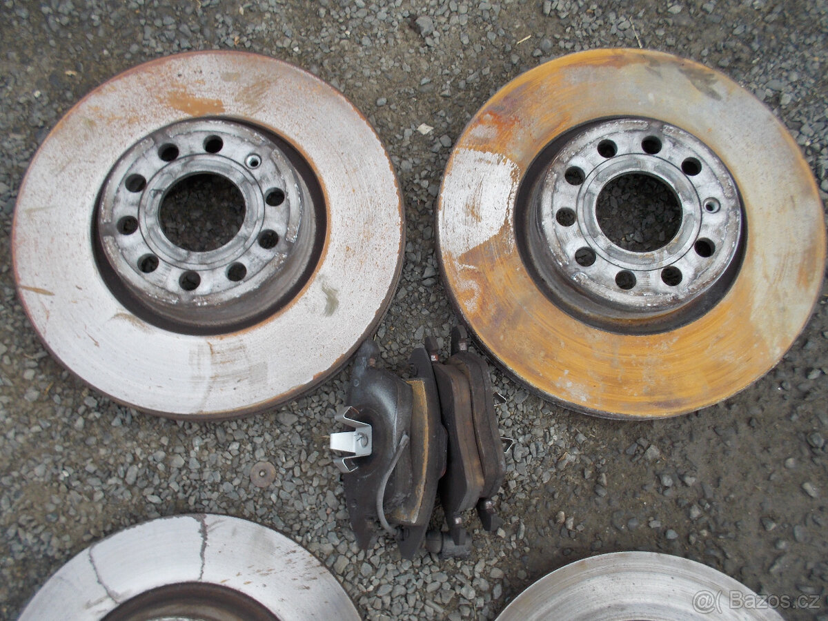 Díly podvozku VW Passat B7 - 4