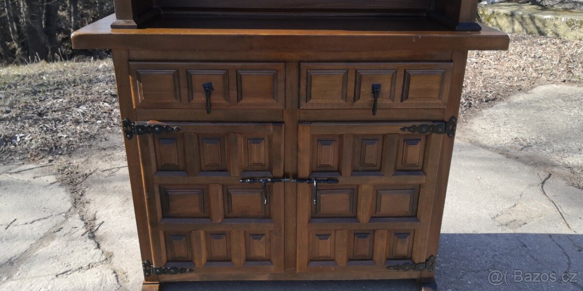 Masivní starožitný příborník - 4